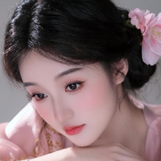 ╰つ〃薀昕🌷头像