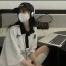 李彩f