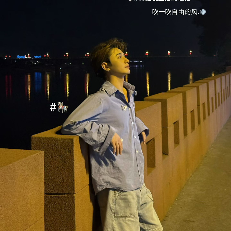 ✨神✨神✨海报