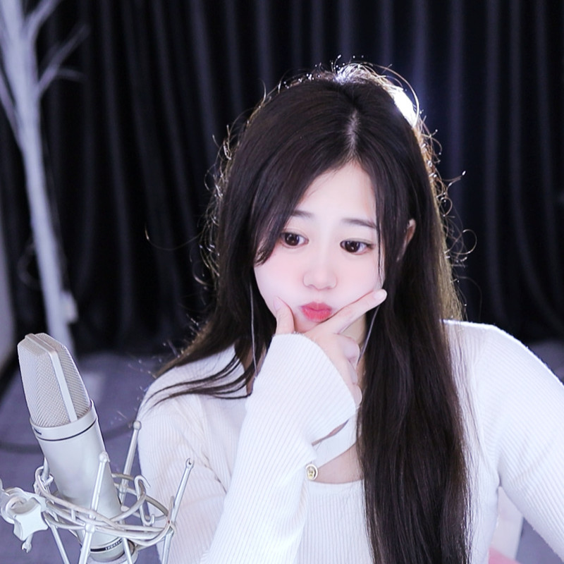 新人小月月呀海报