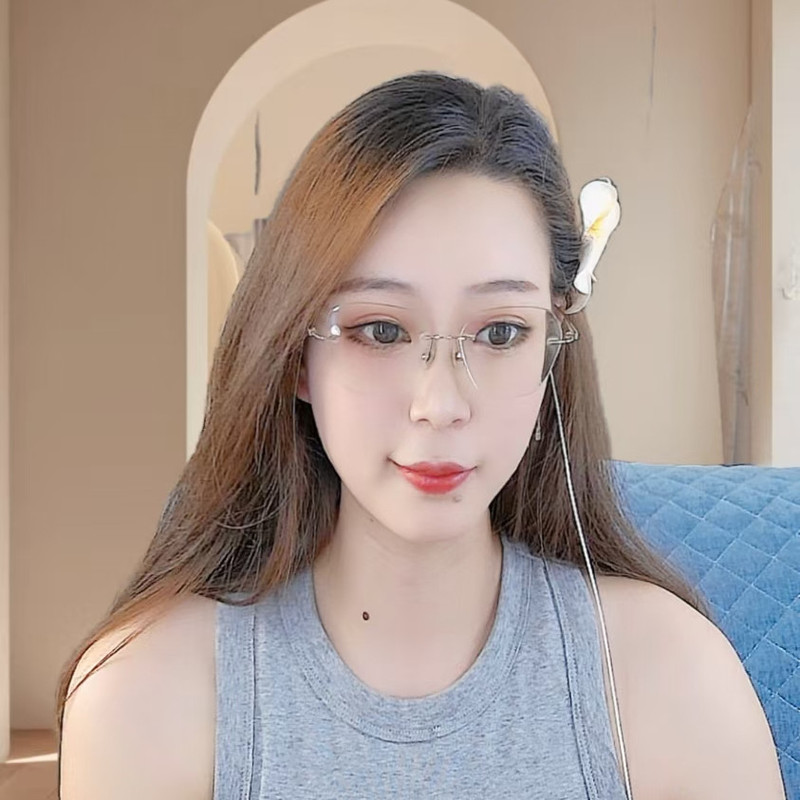悦悦爱吃鱼的主播海报