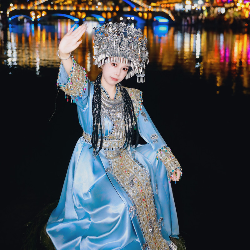 黎黎爱吃梨海报