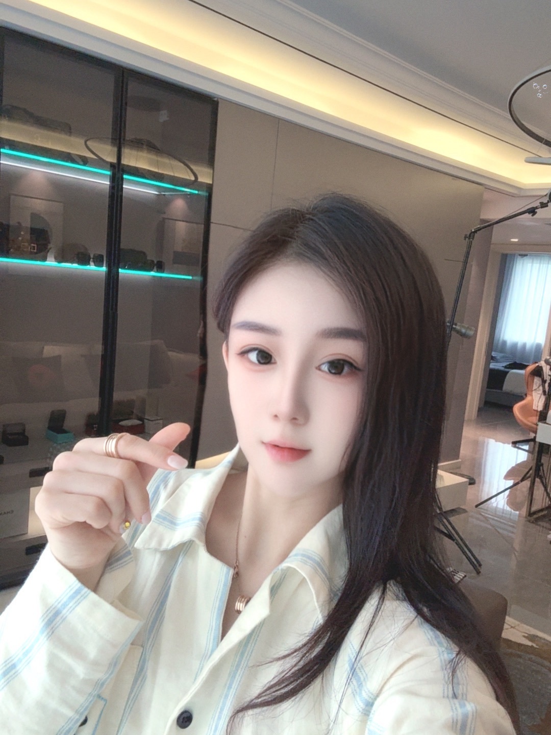 白小涵??24小時的主播照片