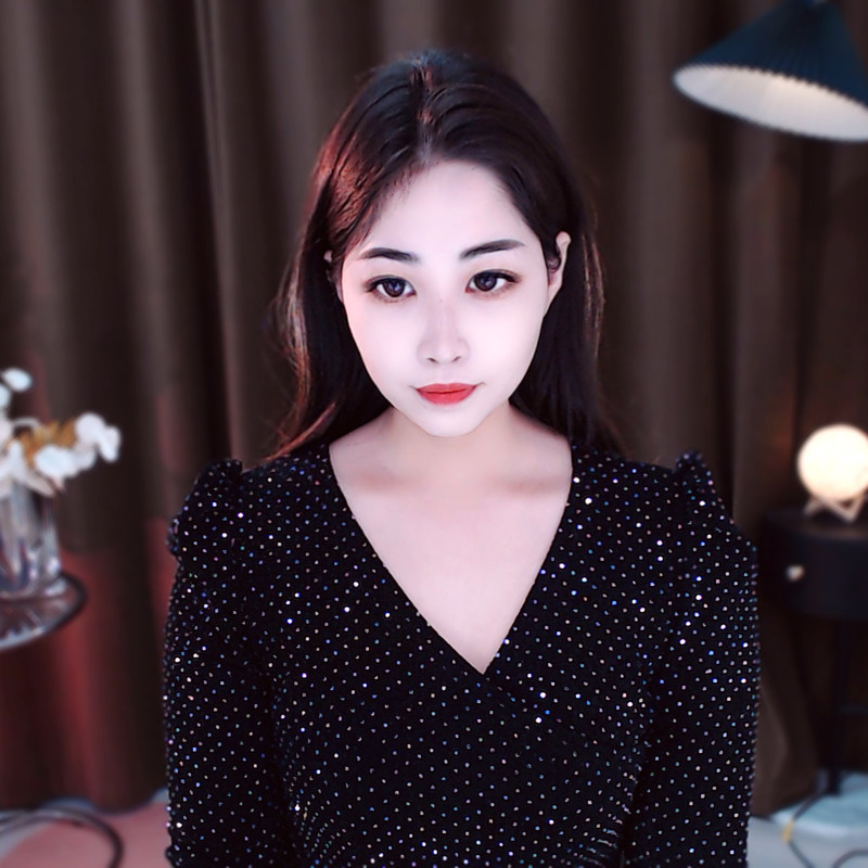 新人茜儿海报