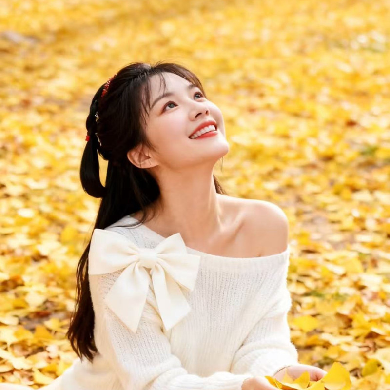 ??小雨的主播海報(bào)