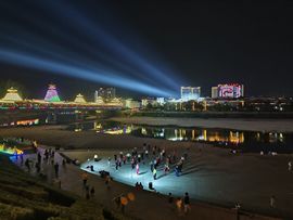 洛兜兜野蛮生长的图片