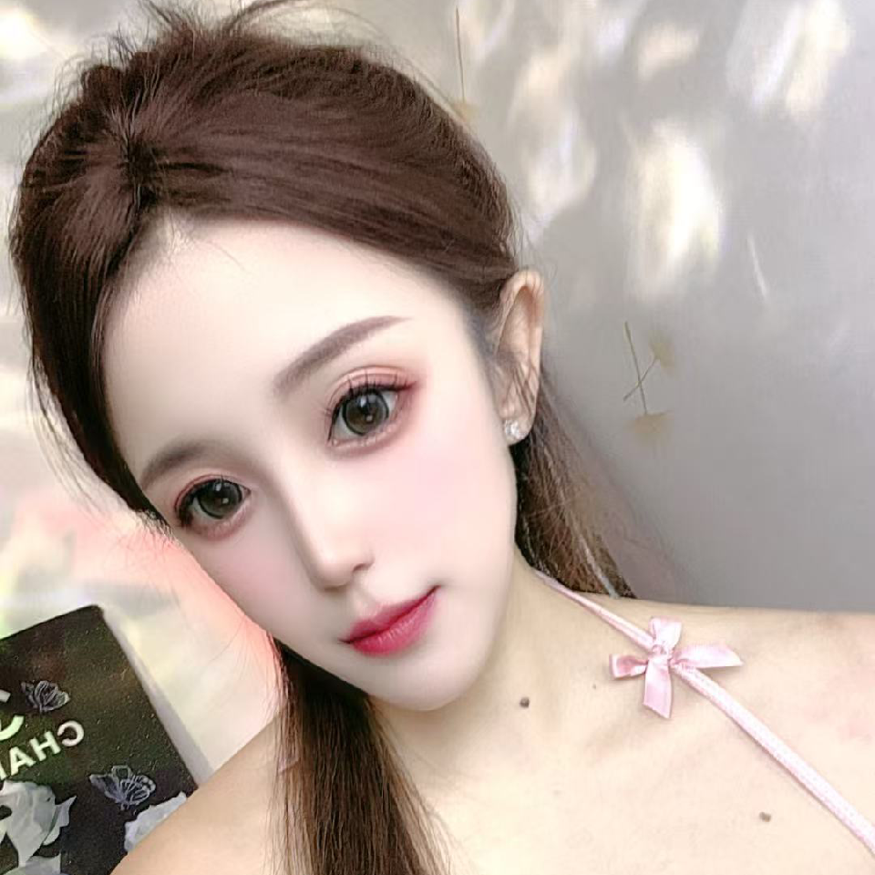 新人奶油酒窝海报