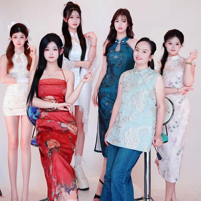 十点￥女团海报