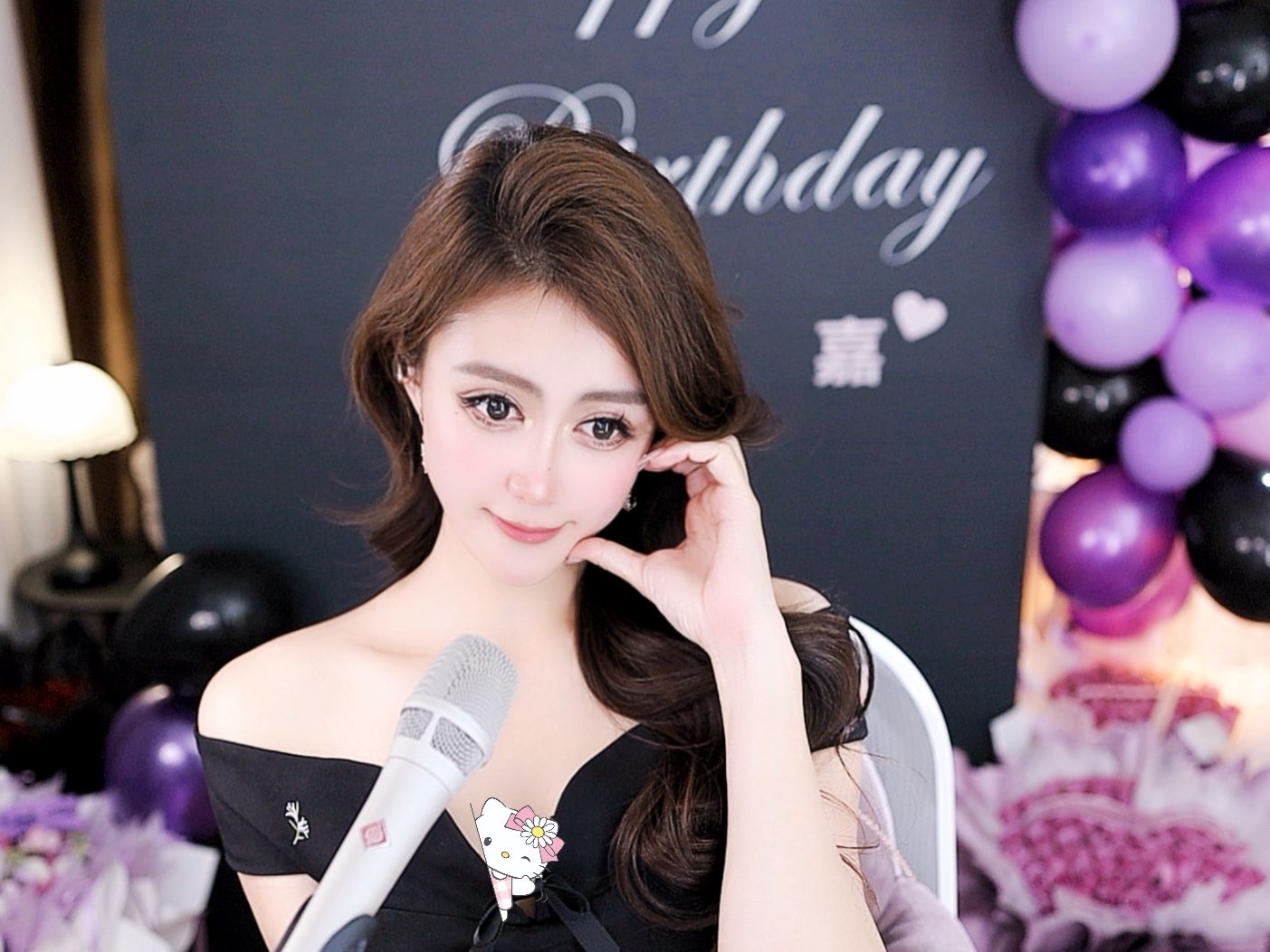 跑调嘉💟主播图片