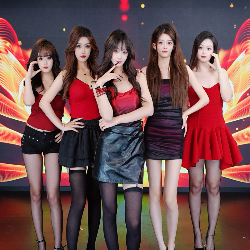 盛亿~女团的直播间