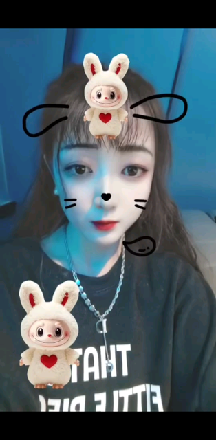 一直在纠结要不要做双眼皮😂