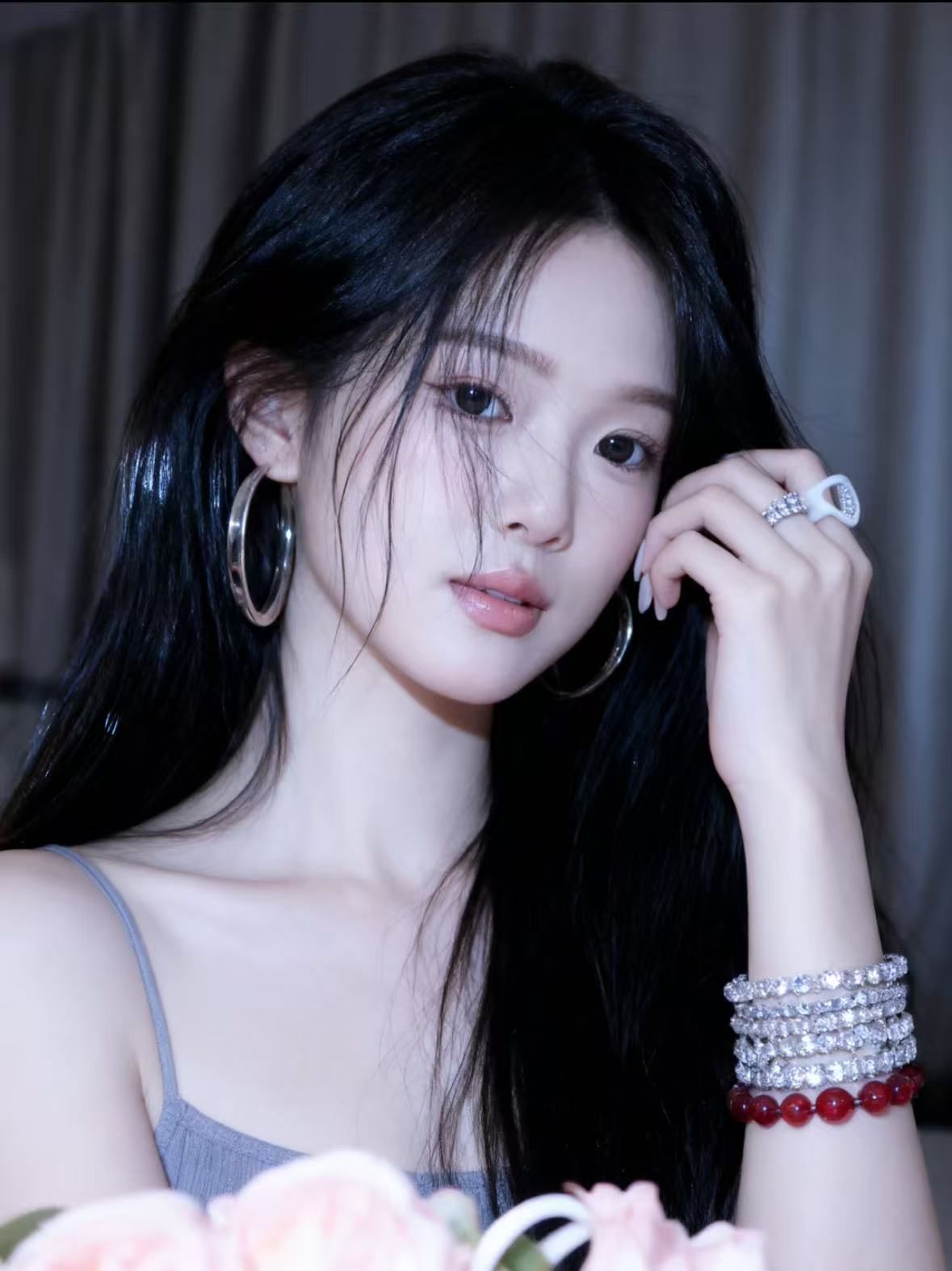 單身可撩峰哥主播圖片