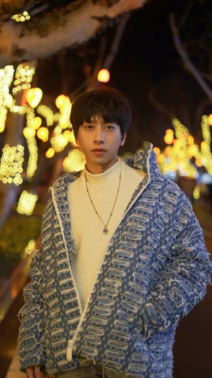 叶泽浩主播图片