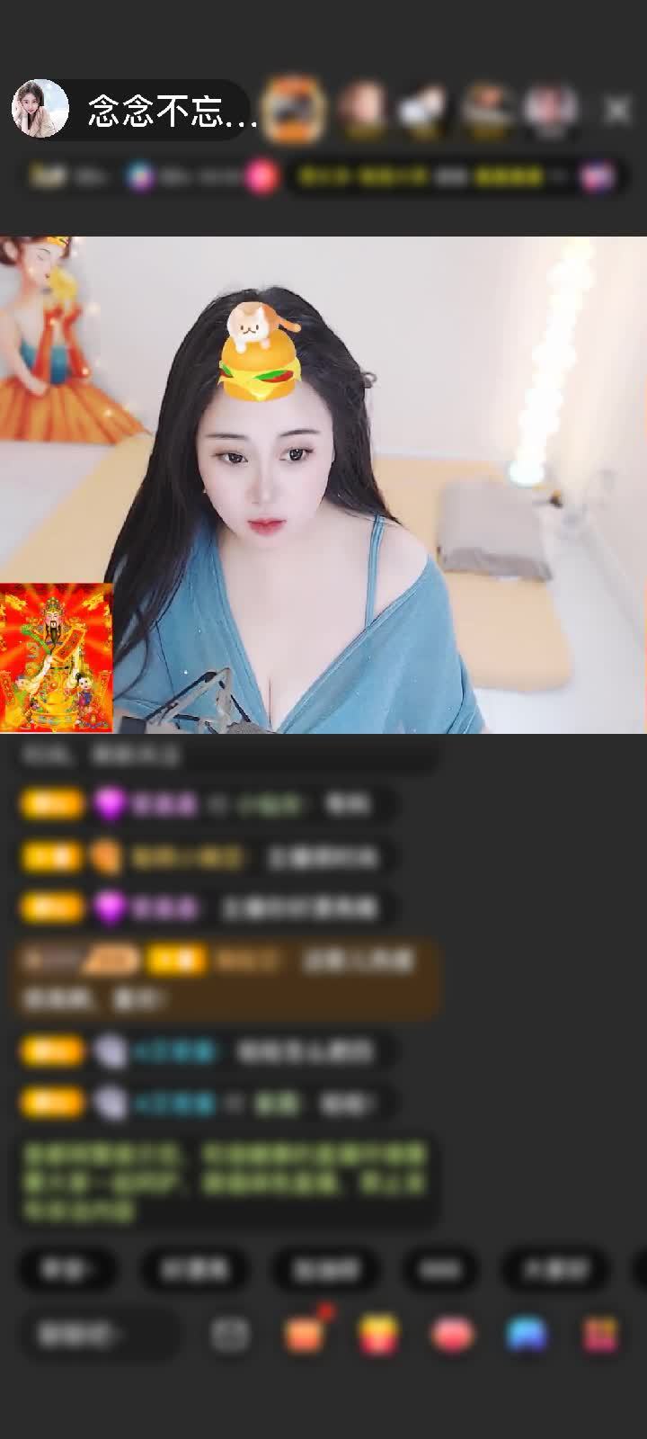 哇！景哥哥你这是带着好运来的吗！鲸鱼契约一出来整个屏幕都在发光，我眼睛都看直了～感觉自己像是突然被扔进了星光海洋里，整个人都飘起来啦！谢谢我的好哥哥，这份大礼直接把直播间氛围拉到最顶，今天的幸运值绝对是被你承包了！