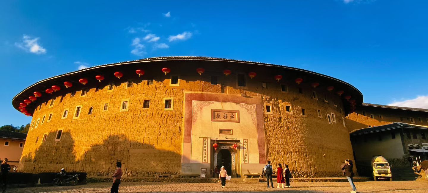 妞妞骑行西双版纳主播图片