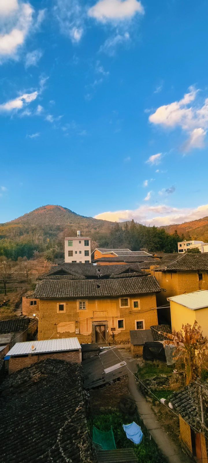 妞妞骑行西双版纳主播图片