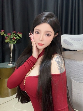 新人小八过年不休主播照片