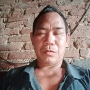 小亮喜欢打高尔夫☢