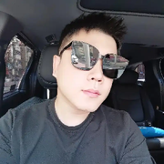 鞍山小伙开车狂飙