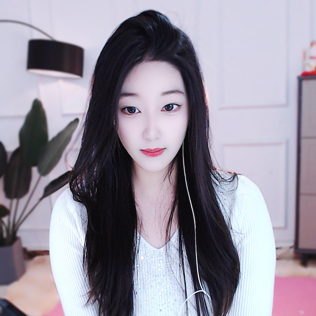 新人小暖~的直播间