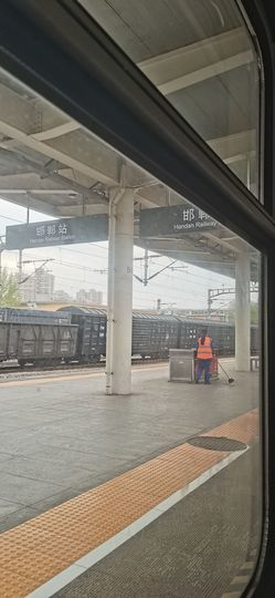 单身可撩峰哥主播照片