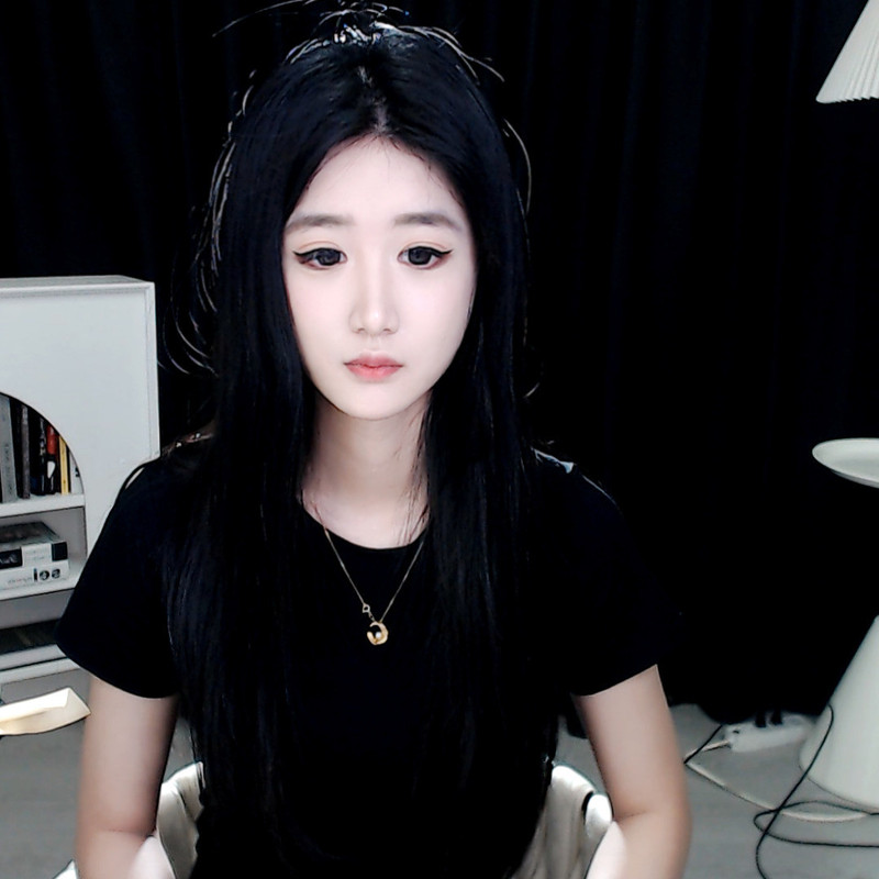 新人小知🐟的主播海报