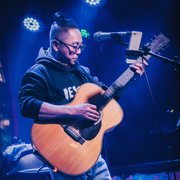 船长弹吉他的头像