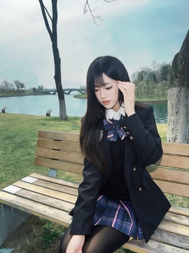 斯斯🫐唱歌的图片