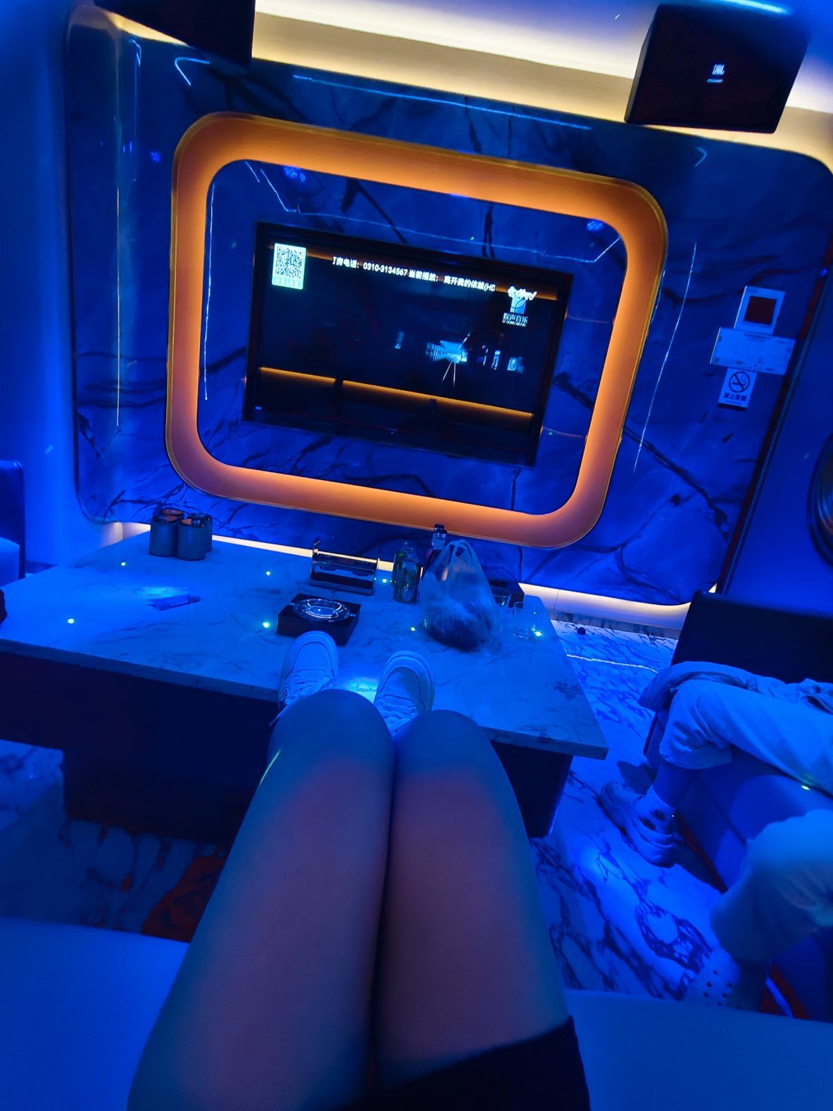 小晞接蹲起的主播照片