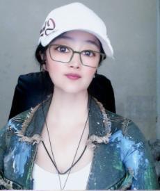 龙菲菲越来越好主播照片