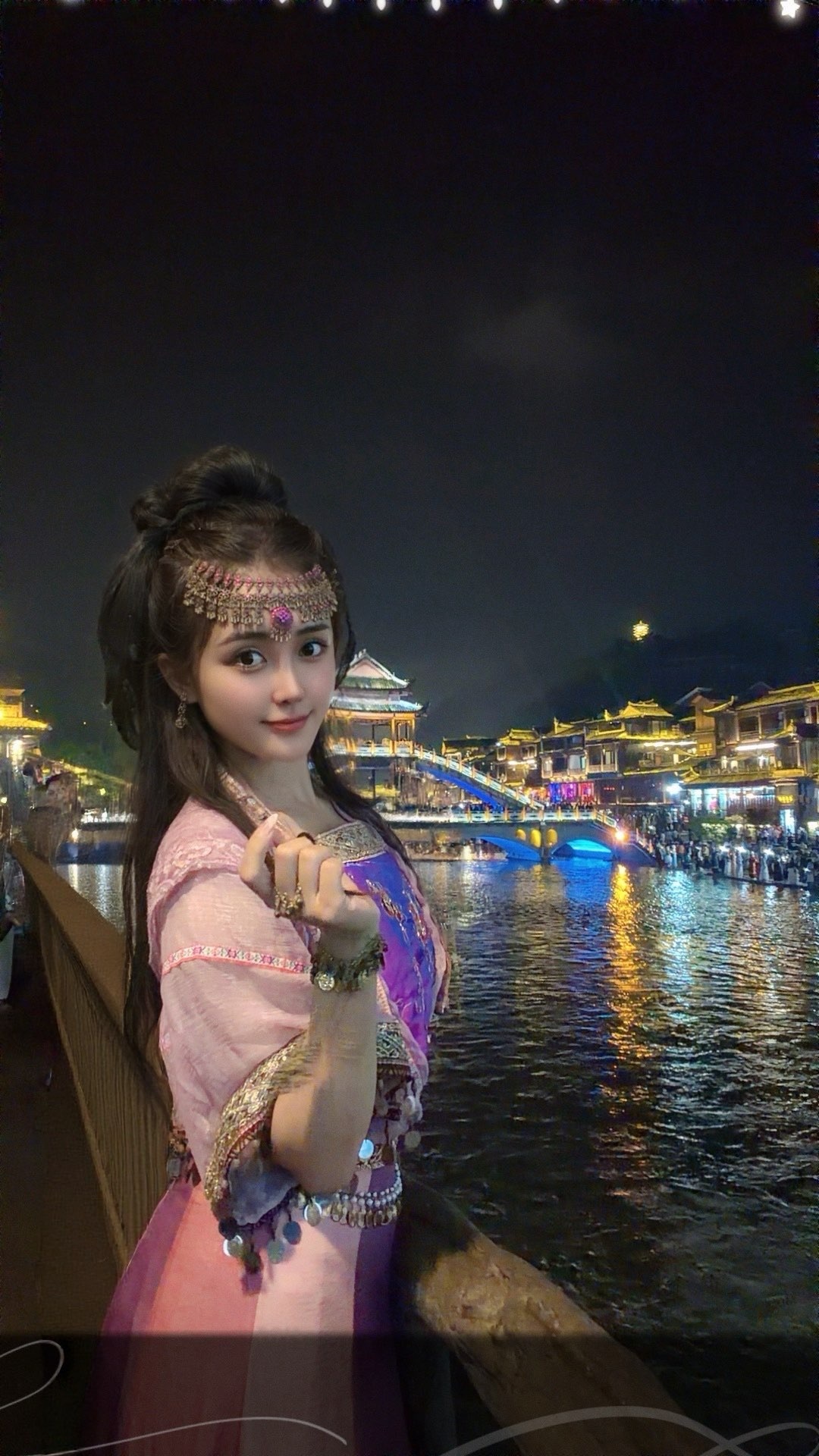 跑调嘉💟主播图片