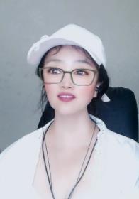 龙菲菲越来越好主播照片