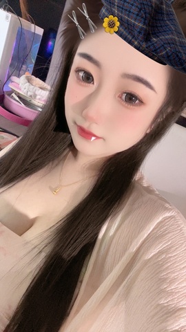 新人芙芙的图片