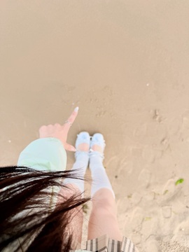 小小鱼🐬一点半播主播照片