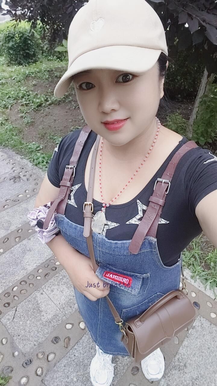 磨人的小依依的主播照片