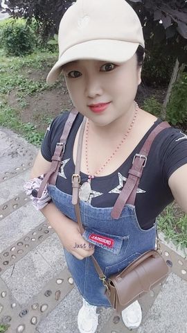 磨人的小依依主播照片