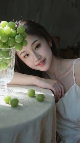 杨念念努力升主播照片