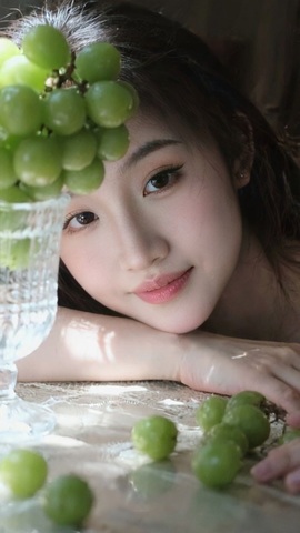 杨念念努力升主播照片