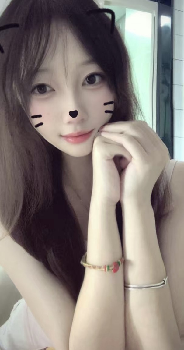 萌新白小糖主播图片