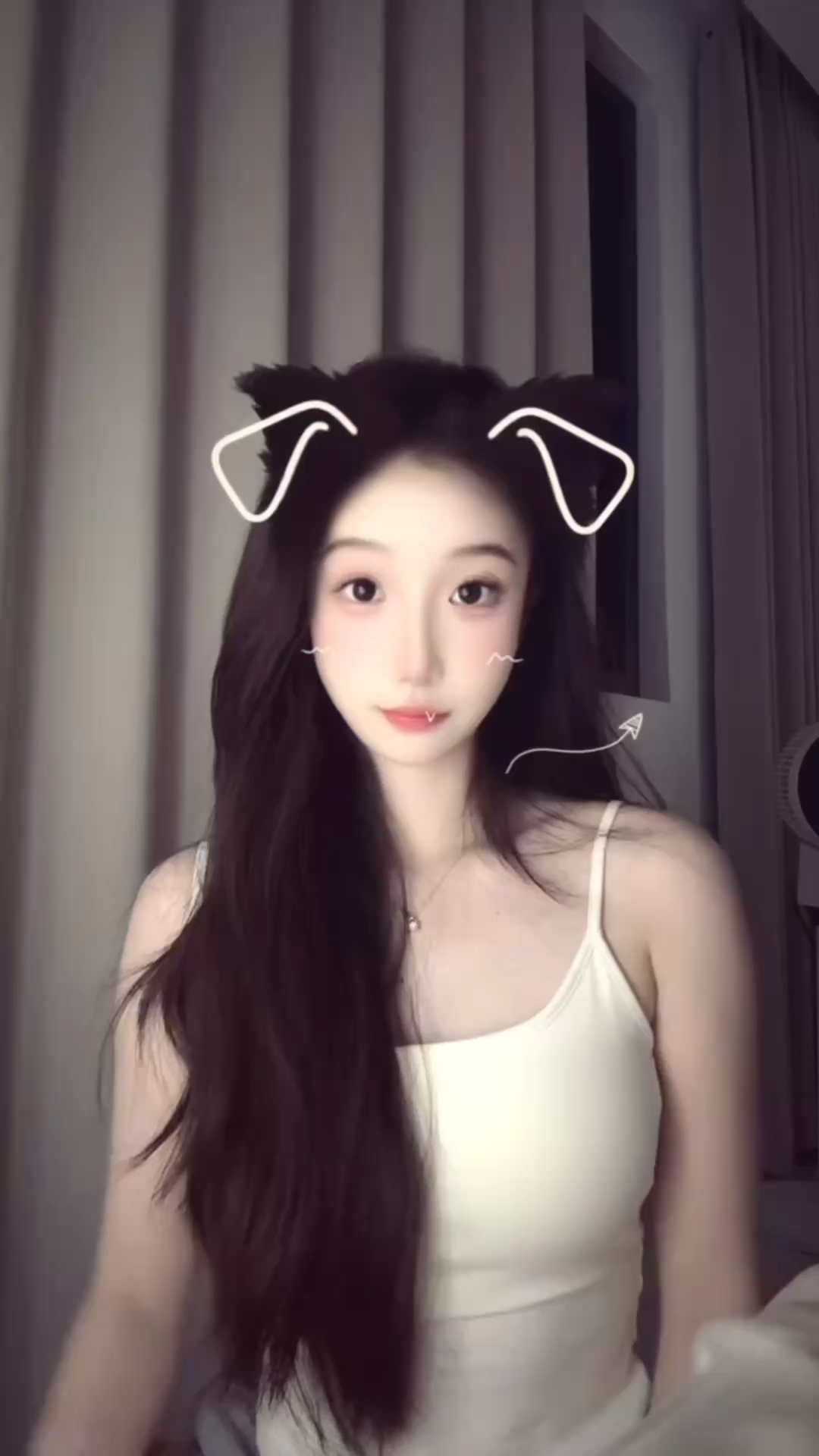 风月吻眉梢～风悄悄月