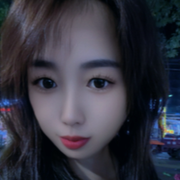 冰💄心🌷头像