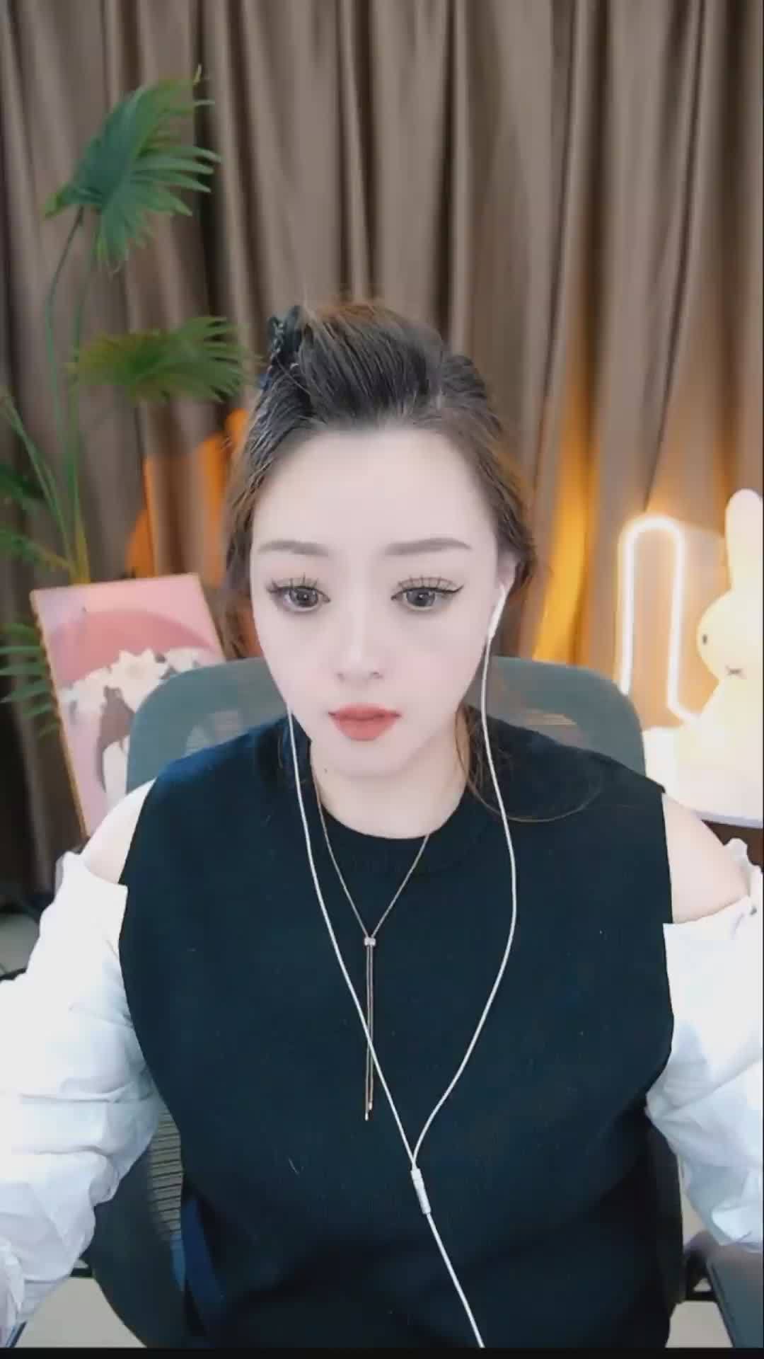 快来看看我发布的才艺作品你知道我在等你吗，AI评分81！