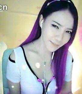 吃狐妖的小鹰主播照片