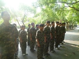 野狼特训基地主播照片