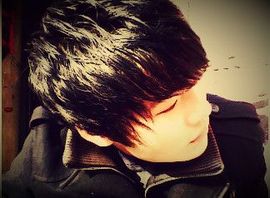 现实社会虚情假意主播照片