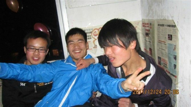 爱上了你的谎言的主播照片
