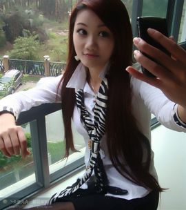 yy绍杰主播照片