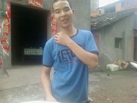 郑庄迪主播照片