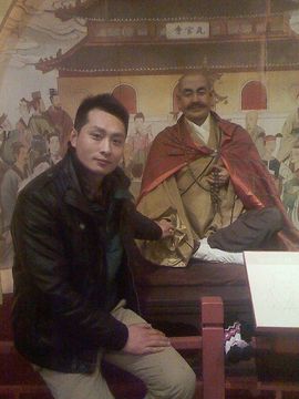 阳光下的葡萄树主播照片