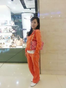 吃狐妖的小鹰主播照片